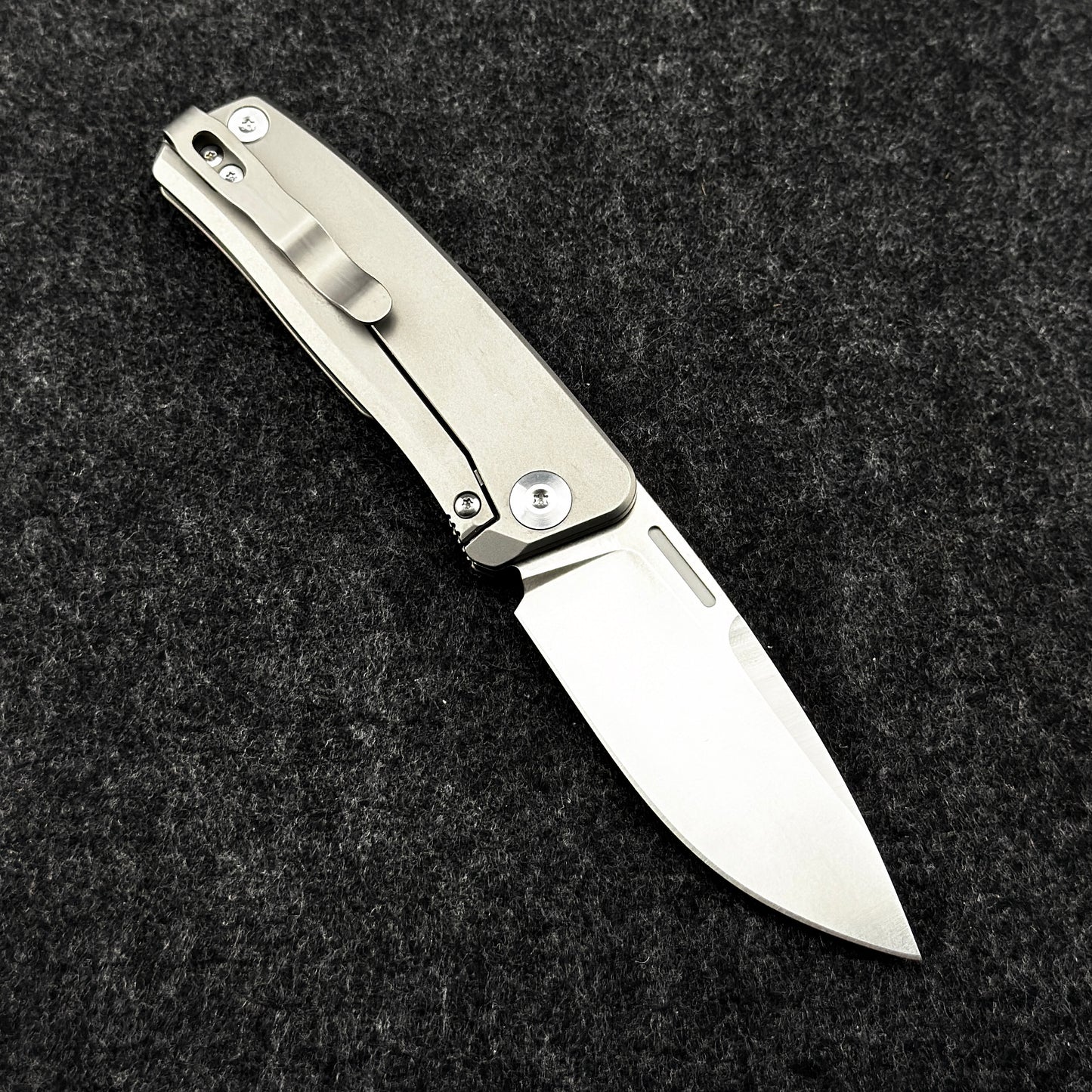 Redshift | Plain & Nail Groove