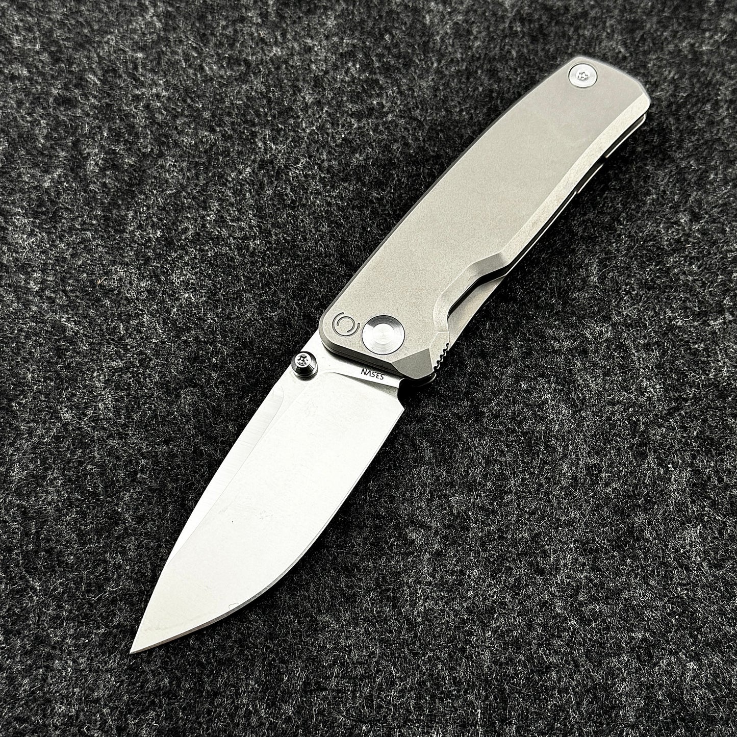 Redshift | Plain & Thumb Stud