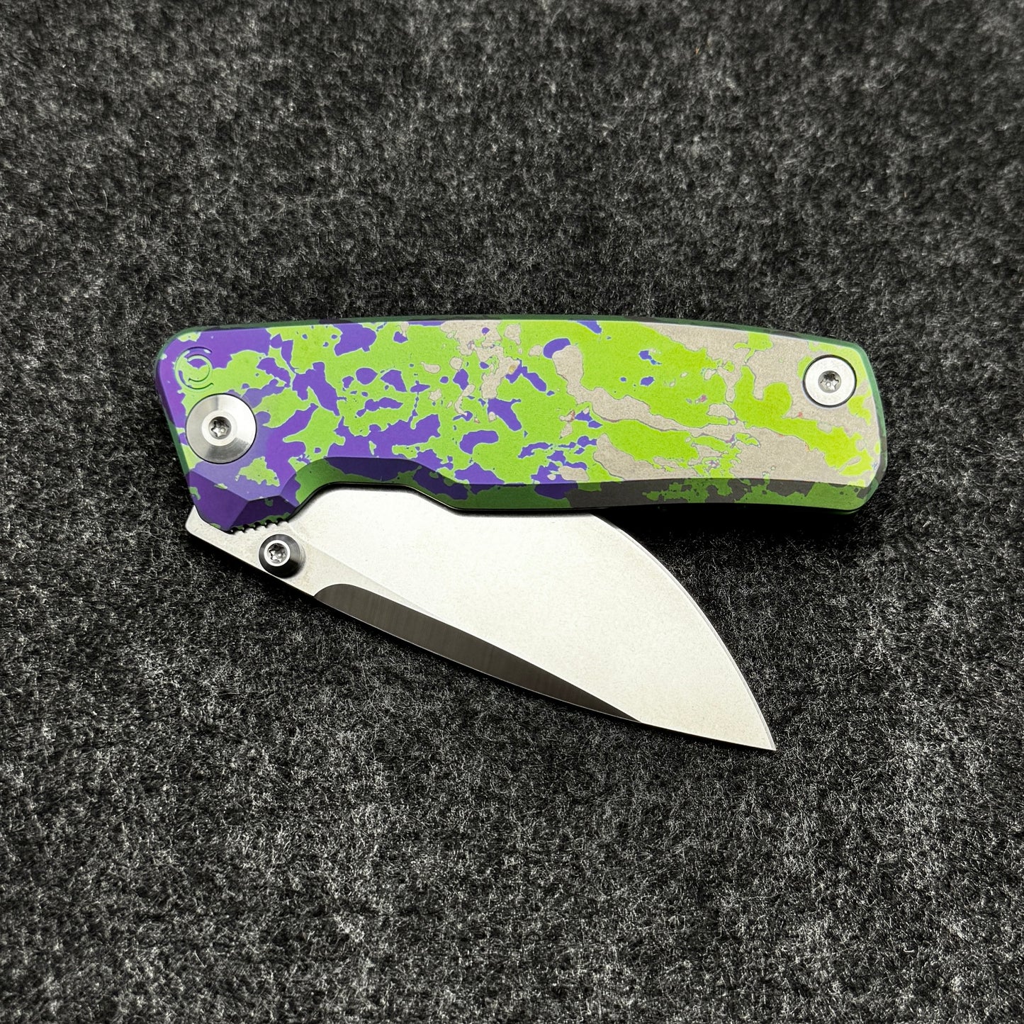 Redshift | Plain & Daumenpin | Toxic Pruple - One of a Kind